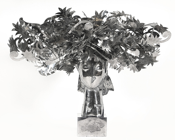 Ada Cabeza con Flores Plateadas aluminum sculpture by artist Manolo Valdés